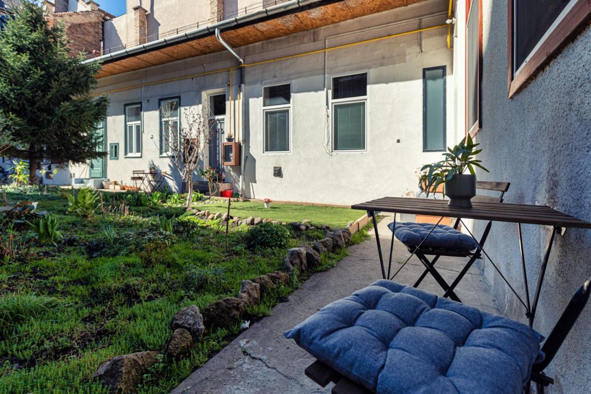 Palm Near By Heroes Square With Free Parking Appartamento Budapest