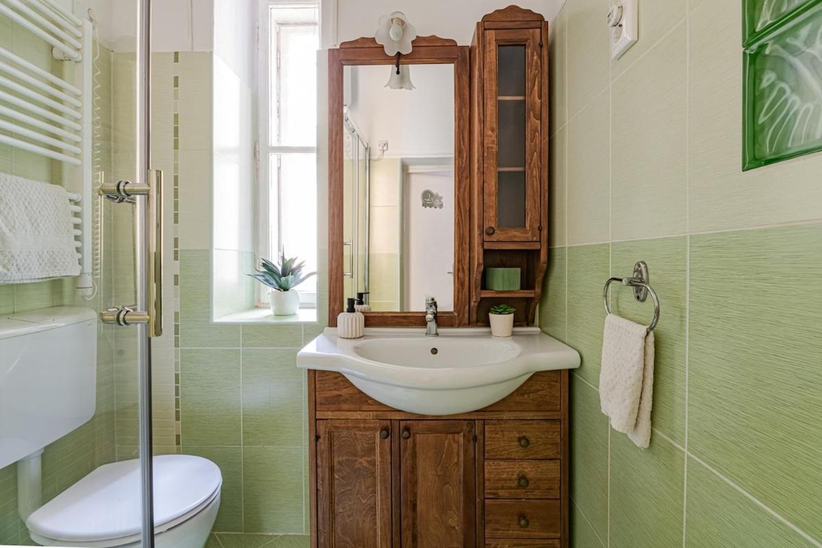 Anita's Apartment- Cosy In The Heart Of Apartamento Budapest