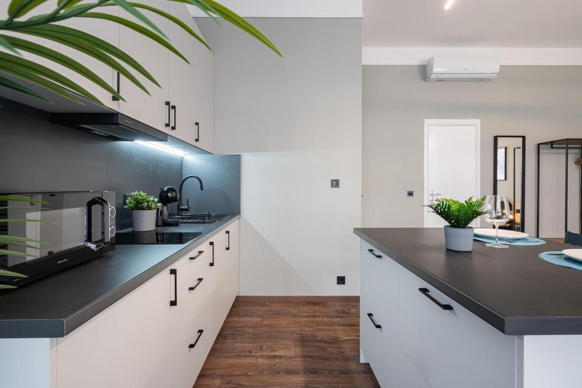 Premium 4 Bedroom On Maria St Appartamento *