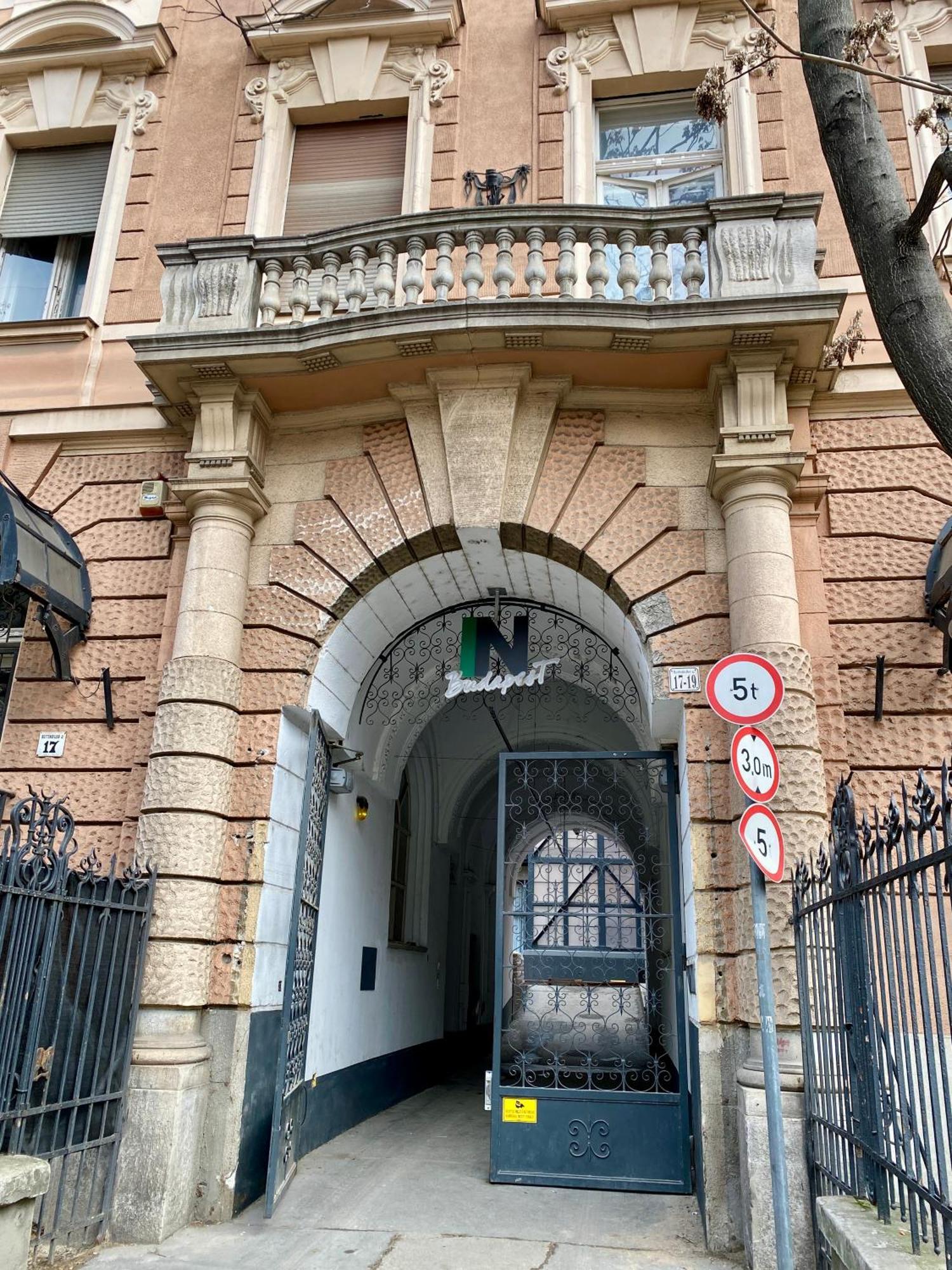 Roland Downtown - Rottenbiller Apartment