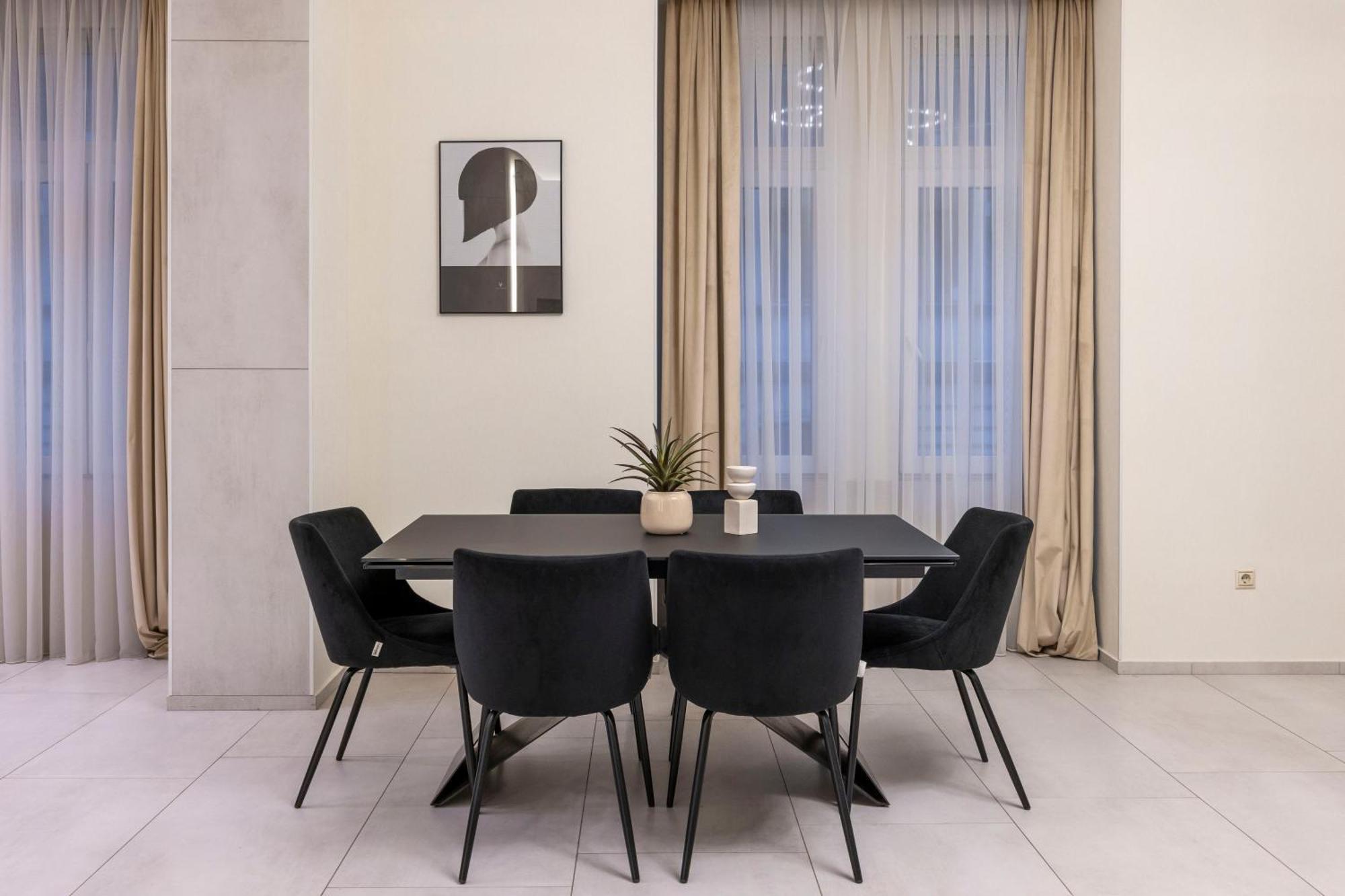 Luxurious High-end Grand In The Center Of *