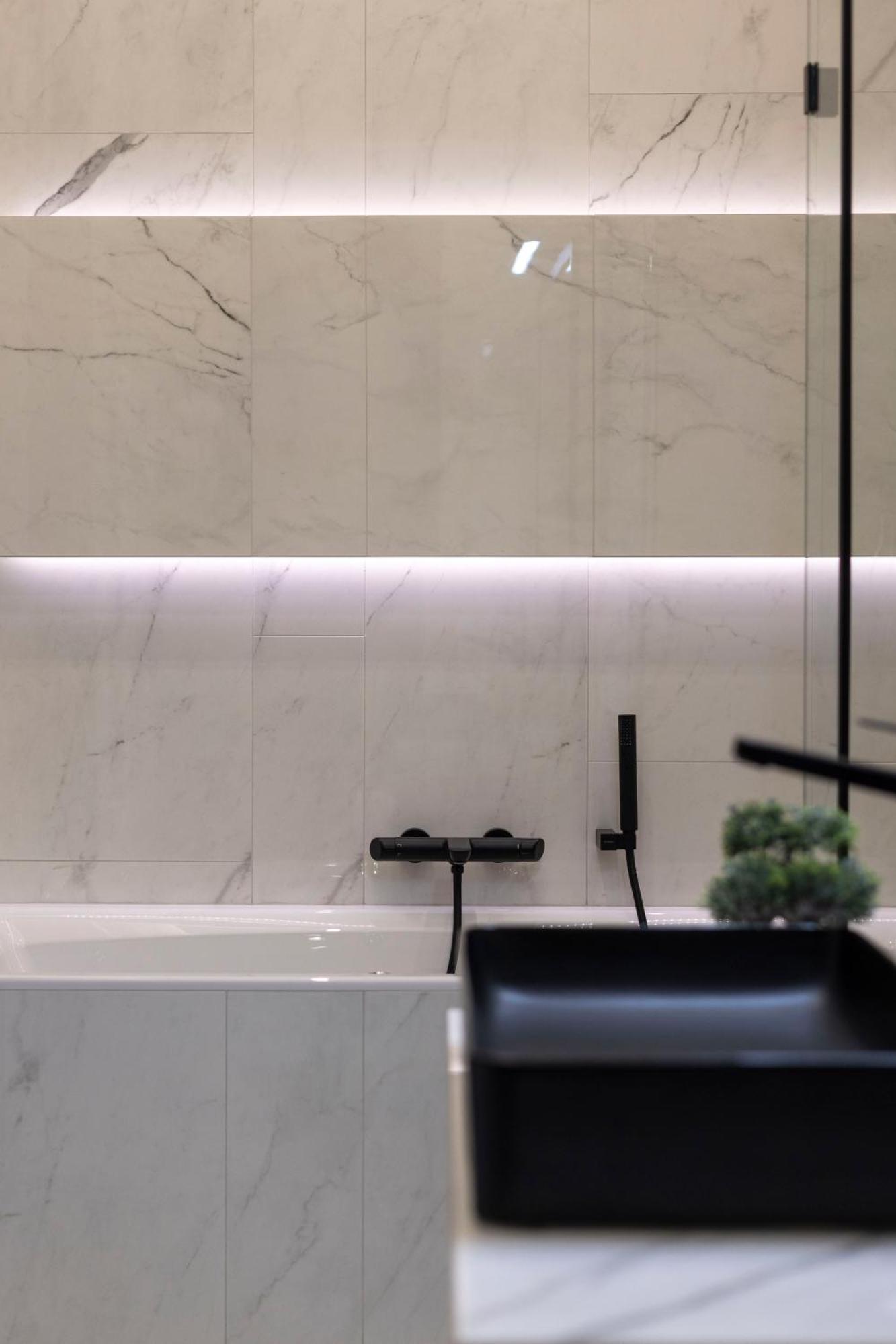 Luxurious High-end Grand In The Center Of