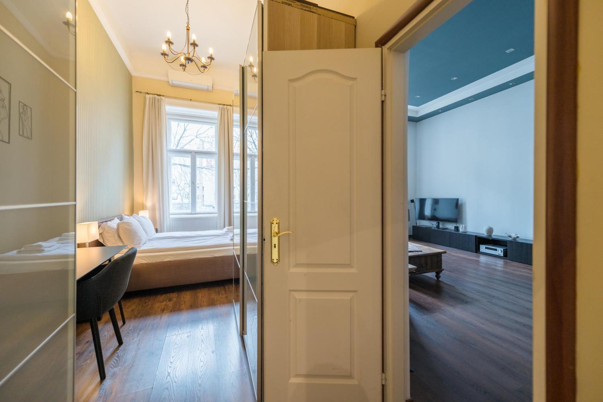 Apartment Venus - Broadway I