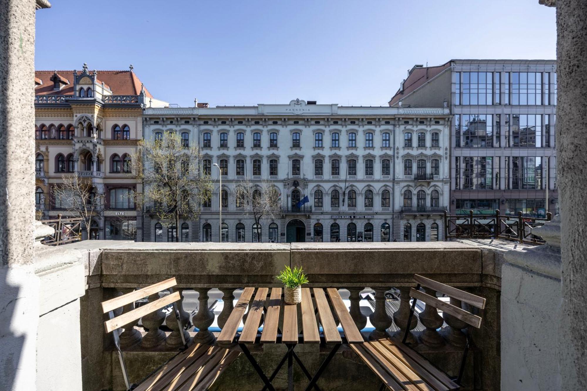 Apartamento Exclusive & Grand Astoria In The Heart Of Budapest