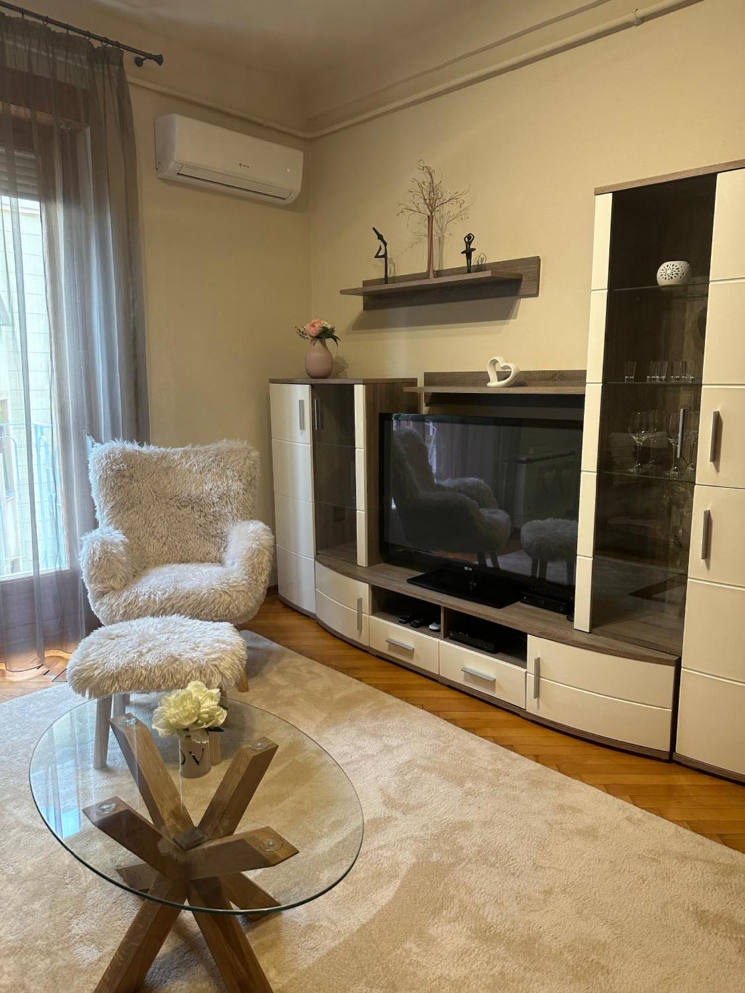 H33 Apartament