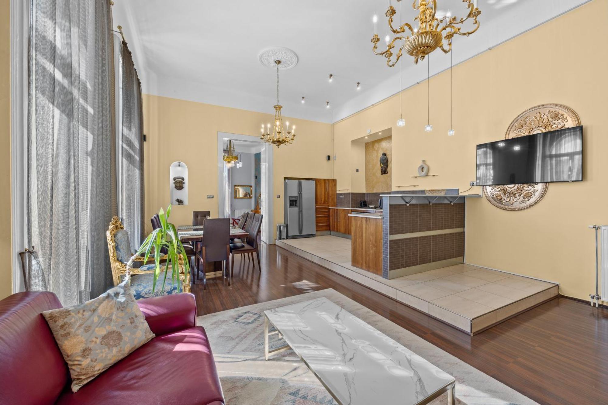 Count Andrassy Luxurious Appartement