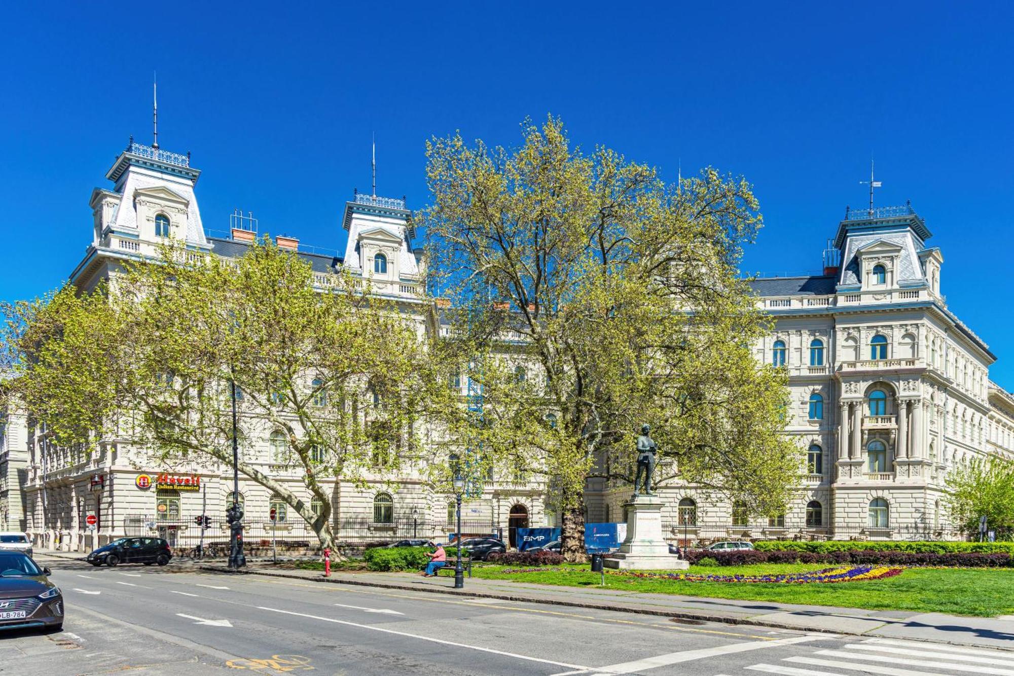 Count Andrassy Luxurious