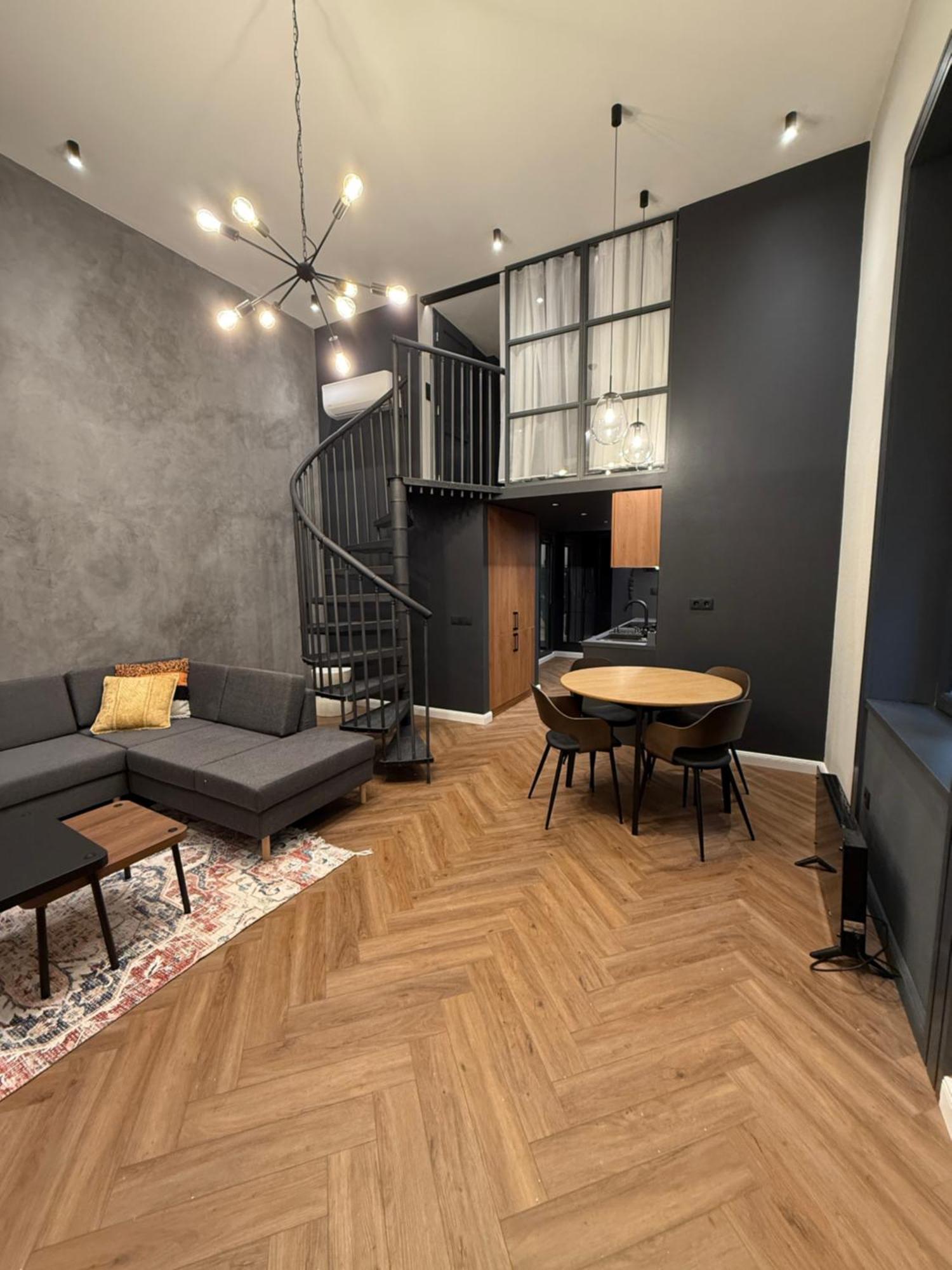 Lägenhet Lofty Space