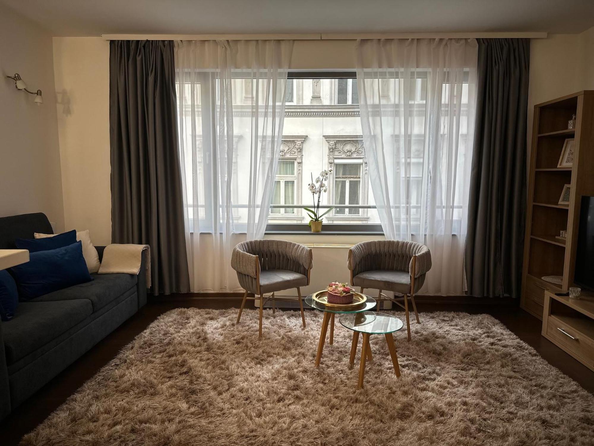 Wellness By The Opera Appartamento Budapest