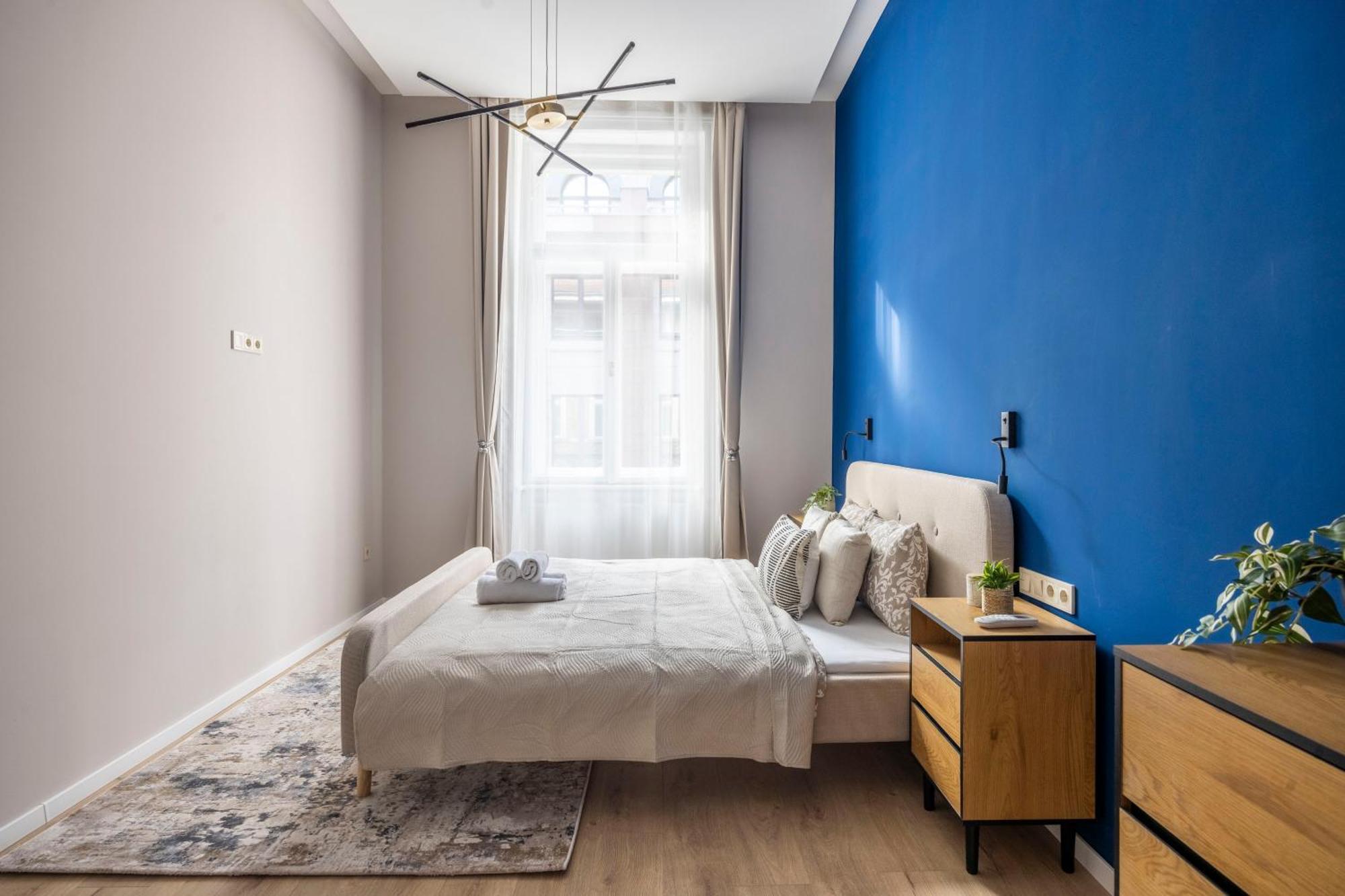 Luxe & Charm Grand With 3bedrm, 3bathrm Budapest