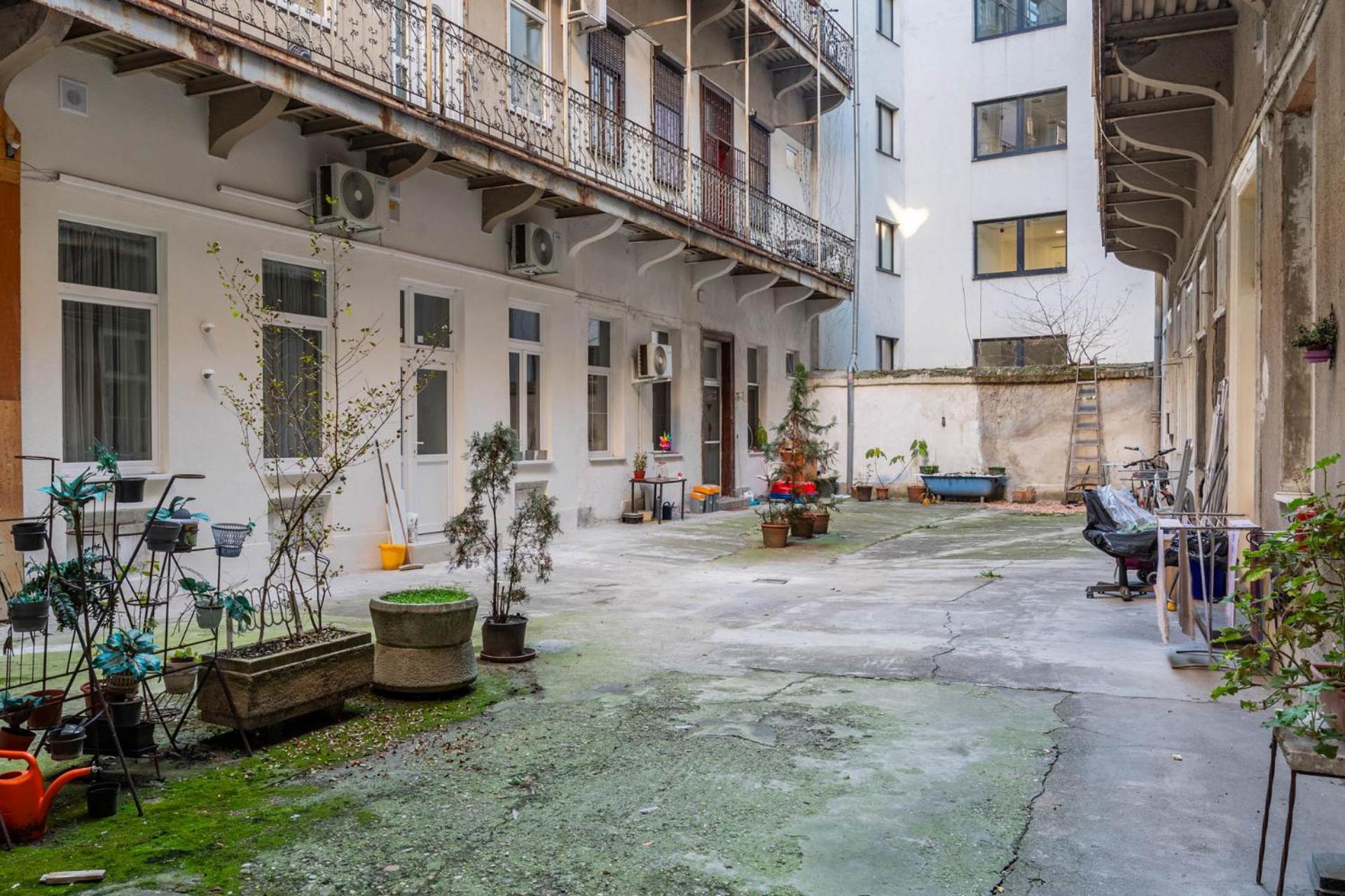 Apartment Base *