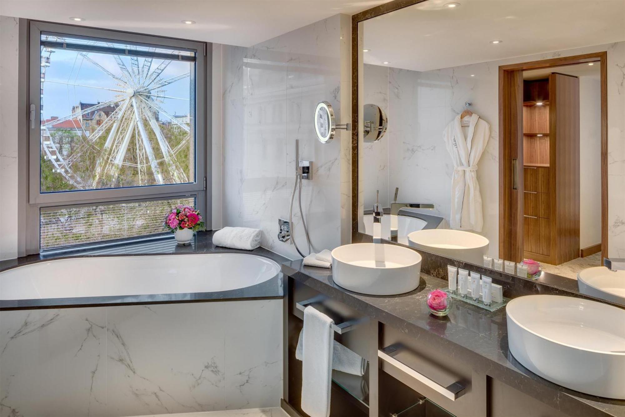 Kempinski Corvinus 5*