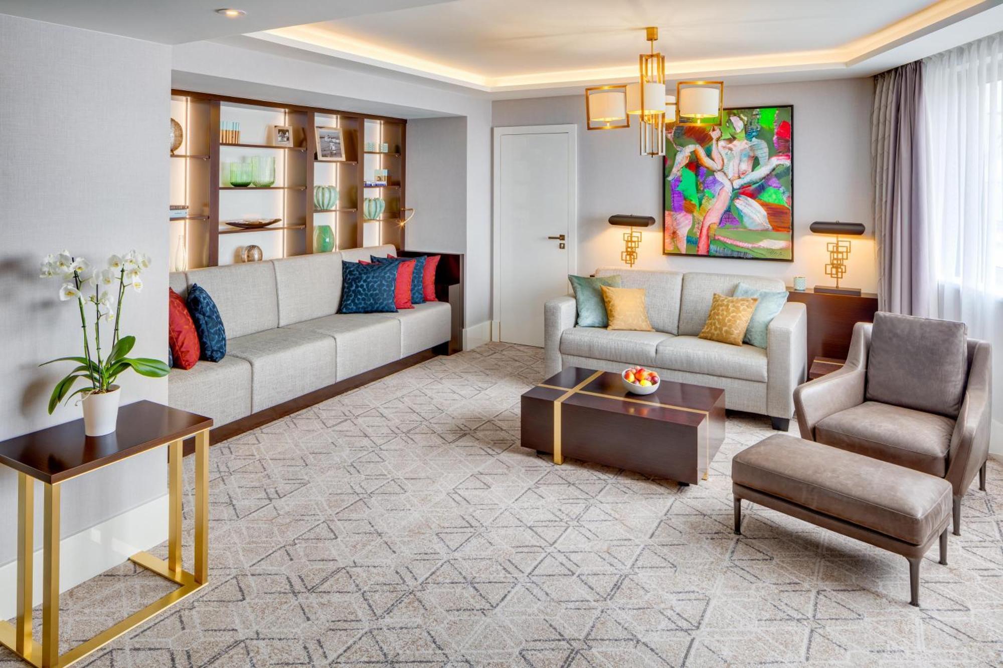 Kempinski Corvinus Hotel 5*