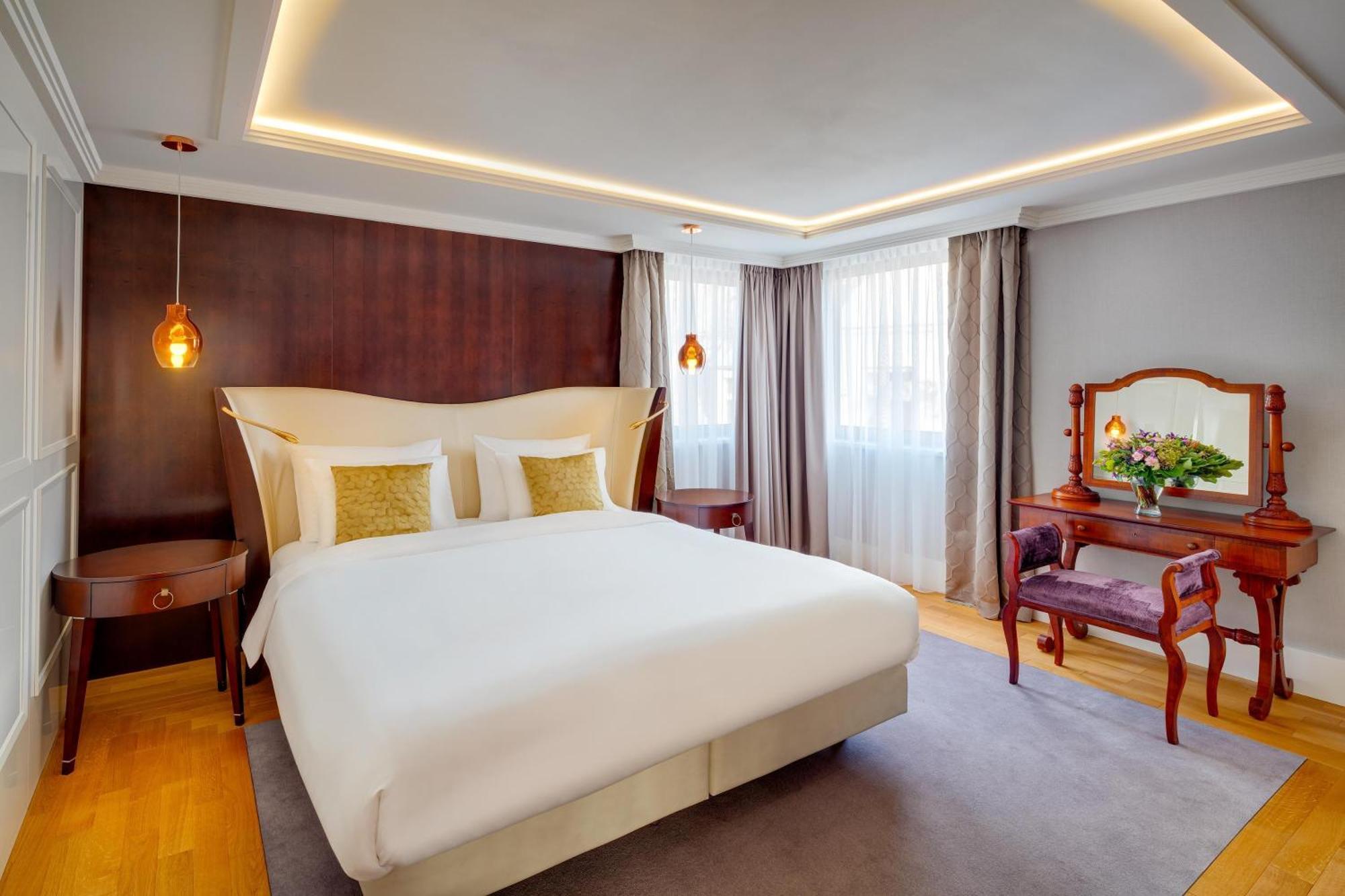 Kempinski Corvinus 5*
