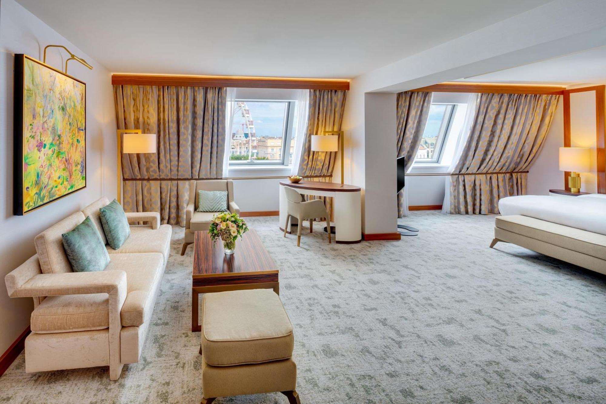 Kempinski Corvinus Hotel