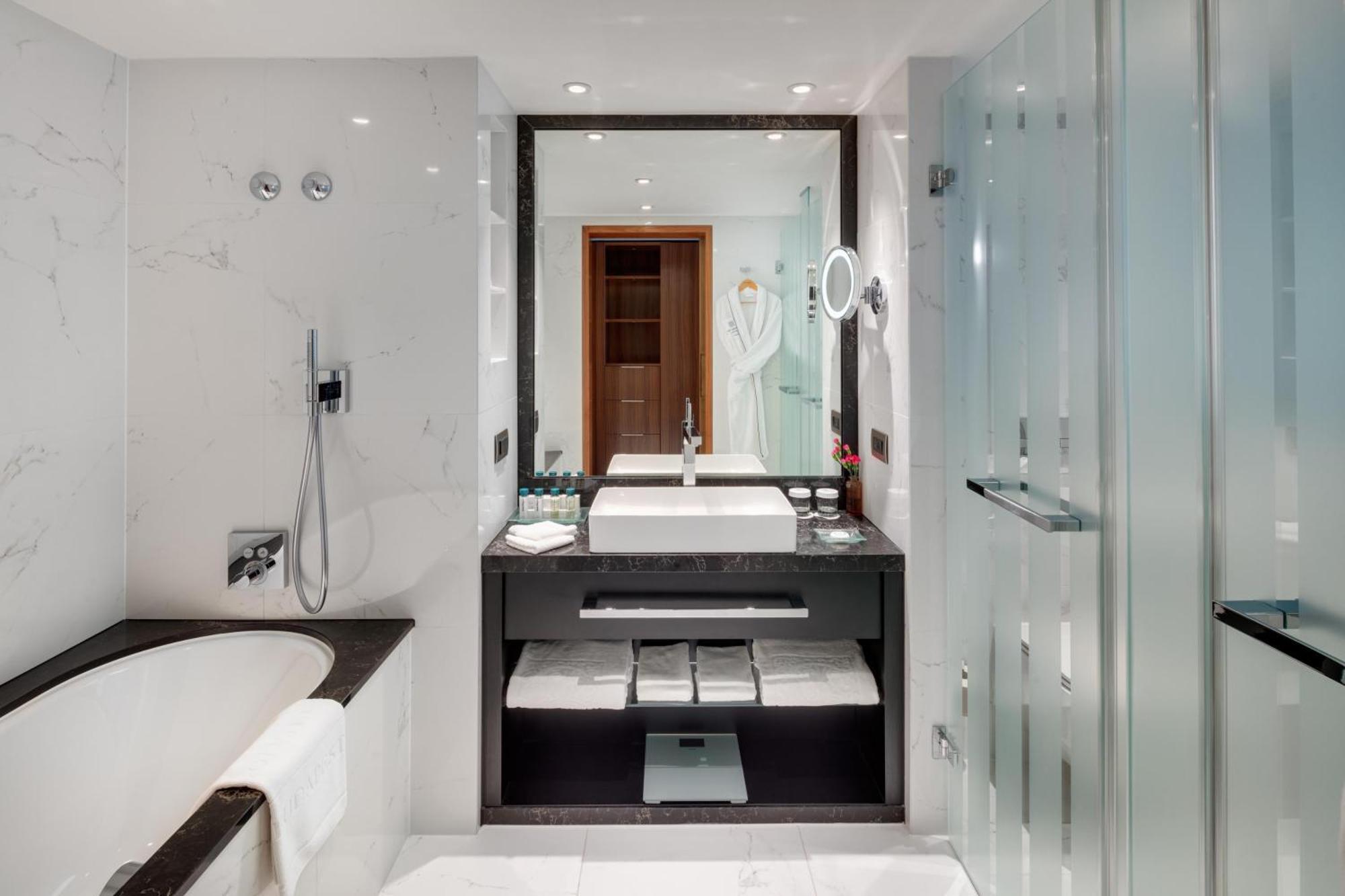 Kempinski Corvinus Hotel 5*