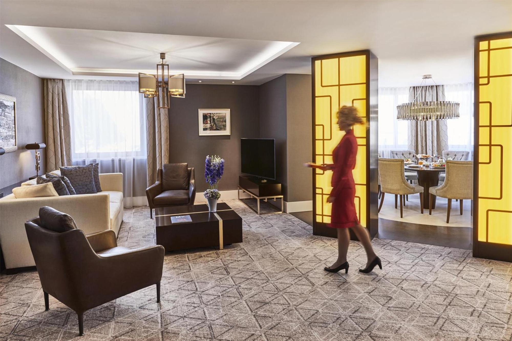 Hotel Kempinski Corvinus 5*