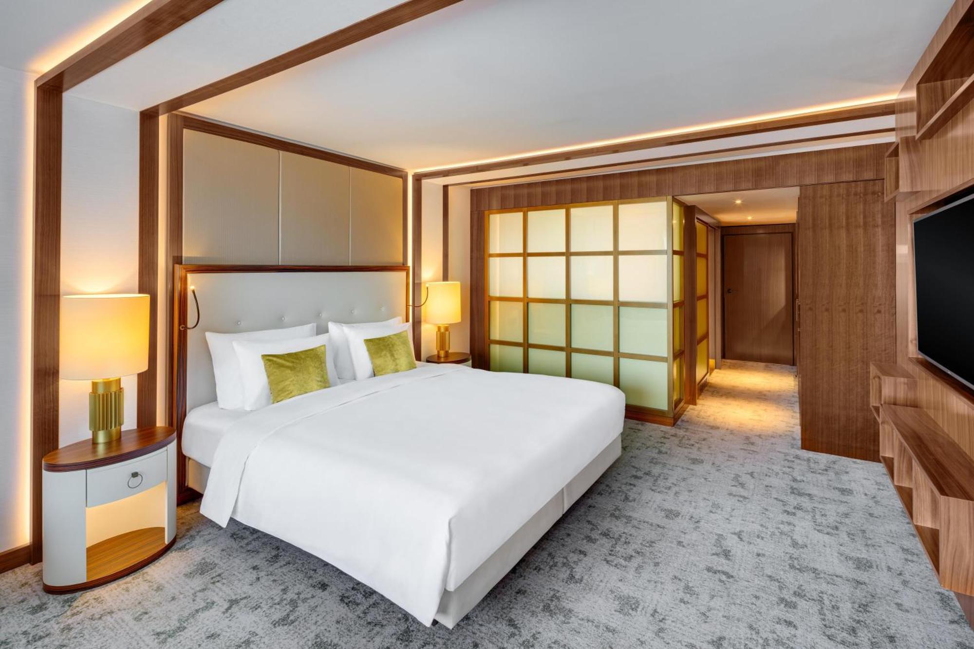 Kempinski Corvinus 5*