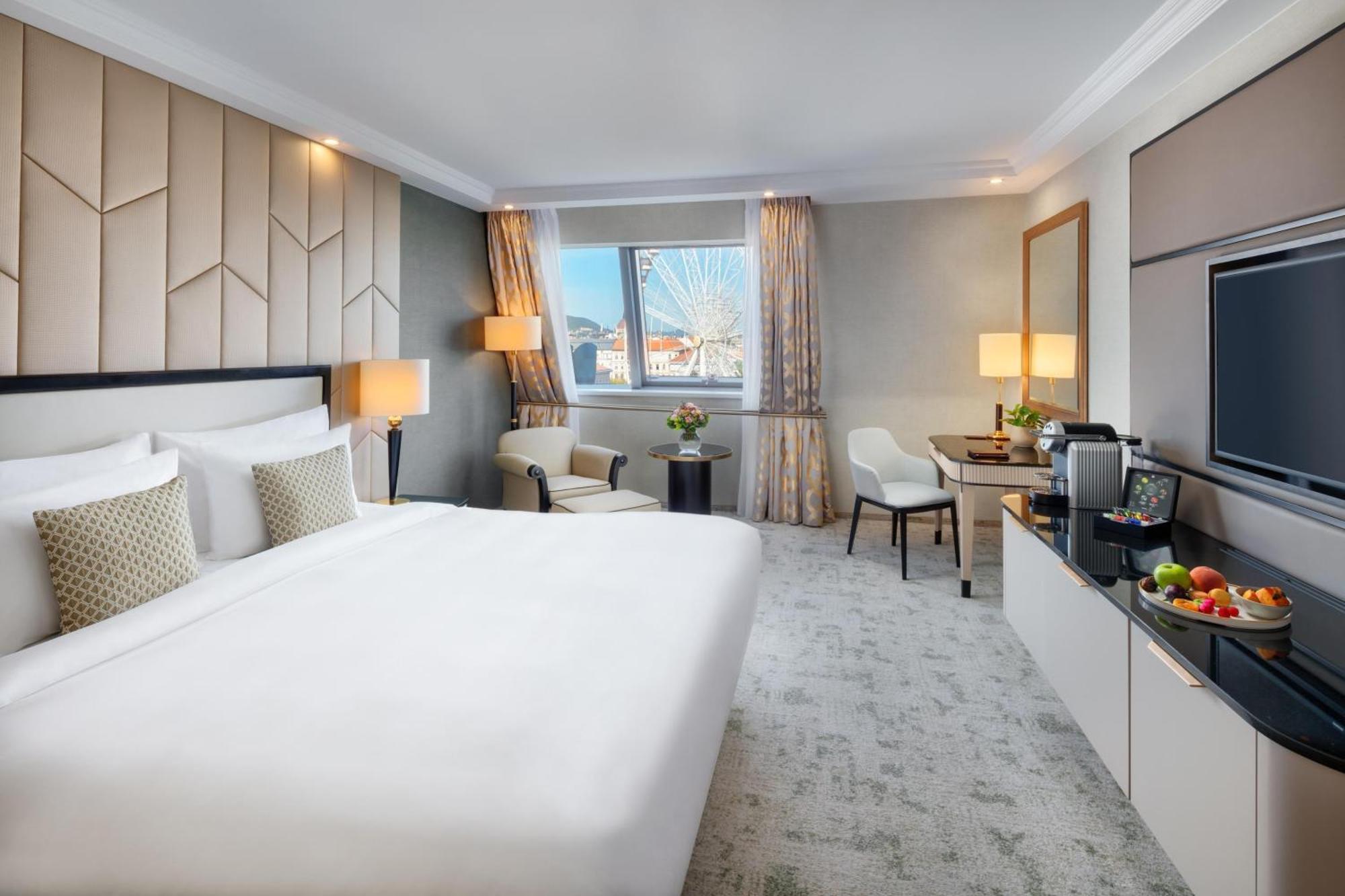 Kempinski Corvinus Hotel