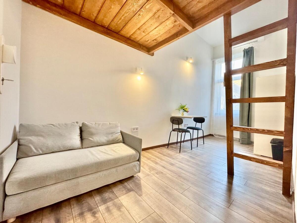 K87 Renovated 6br Lejlighed *