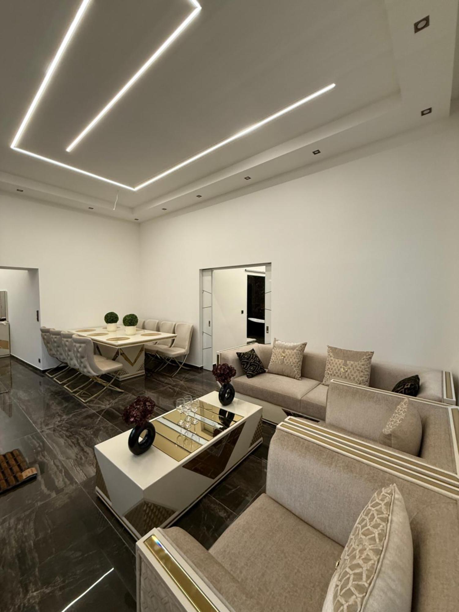 Luxury Gold * Budapest