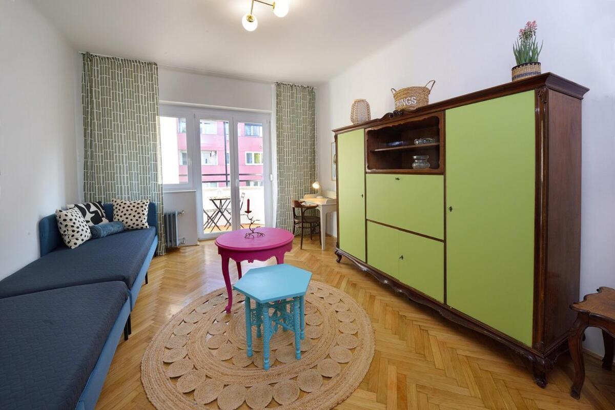 Apartment Orangehomes Pannonia Vintage 3 Bedroom Budapest