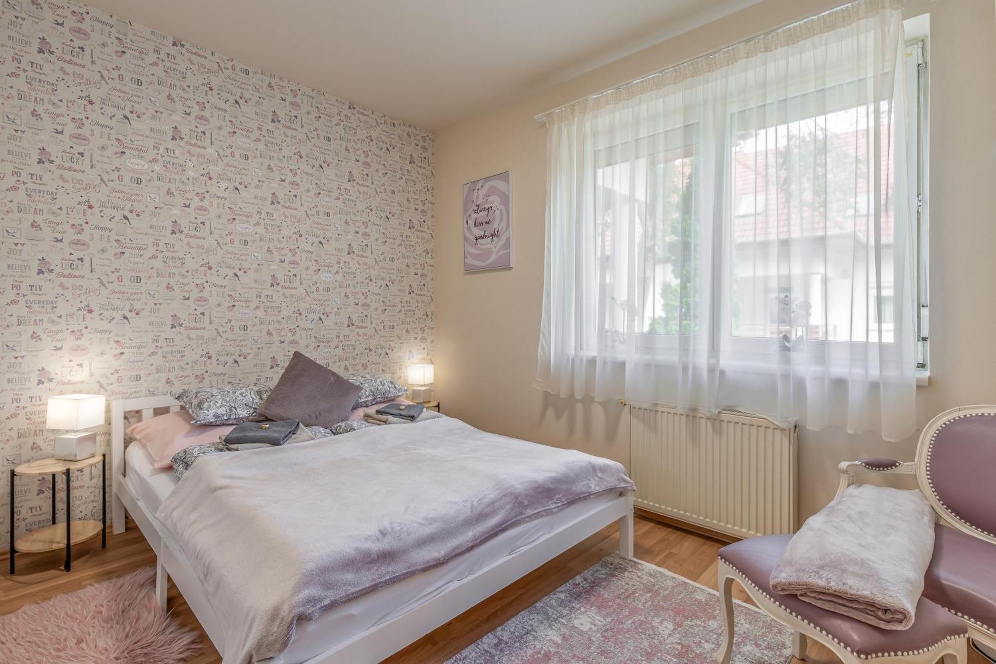 Kiraly Csaladi Apartman- Royal Family #freegarage Apartment Budapest