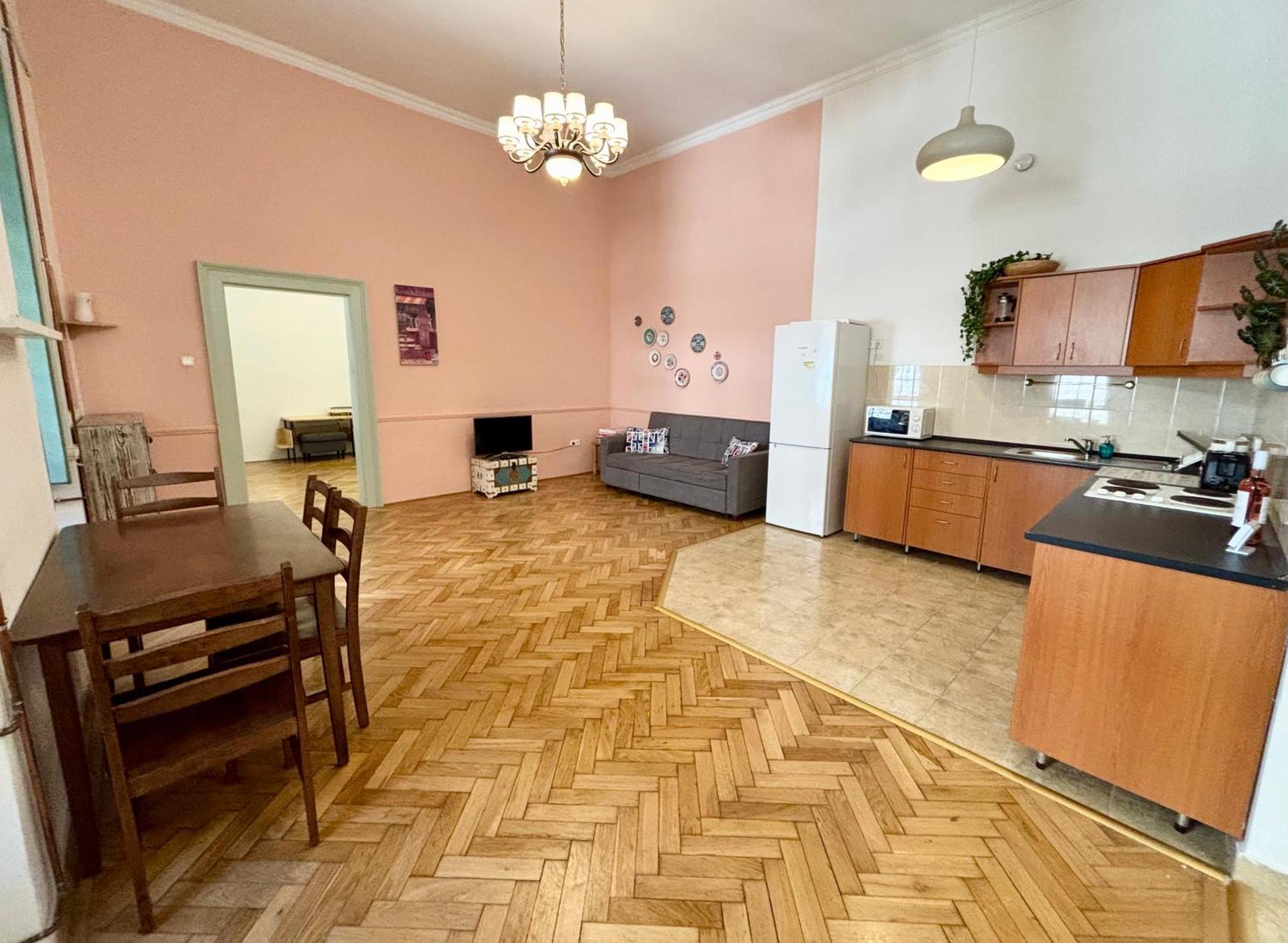 Orza * Budapest