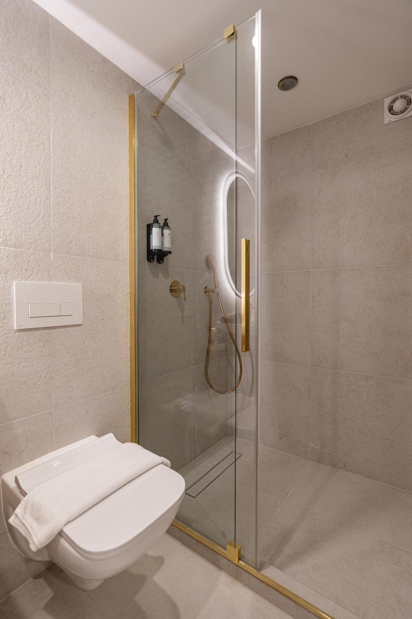 Szerb Boutique Apartments, By Bqa Bed & Breakfast Boedapest