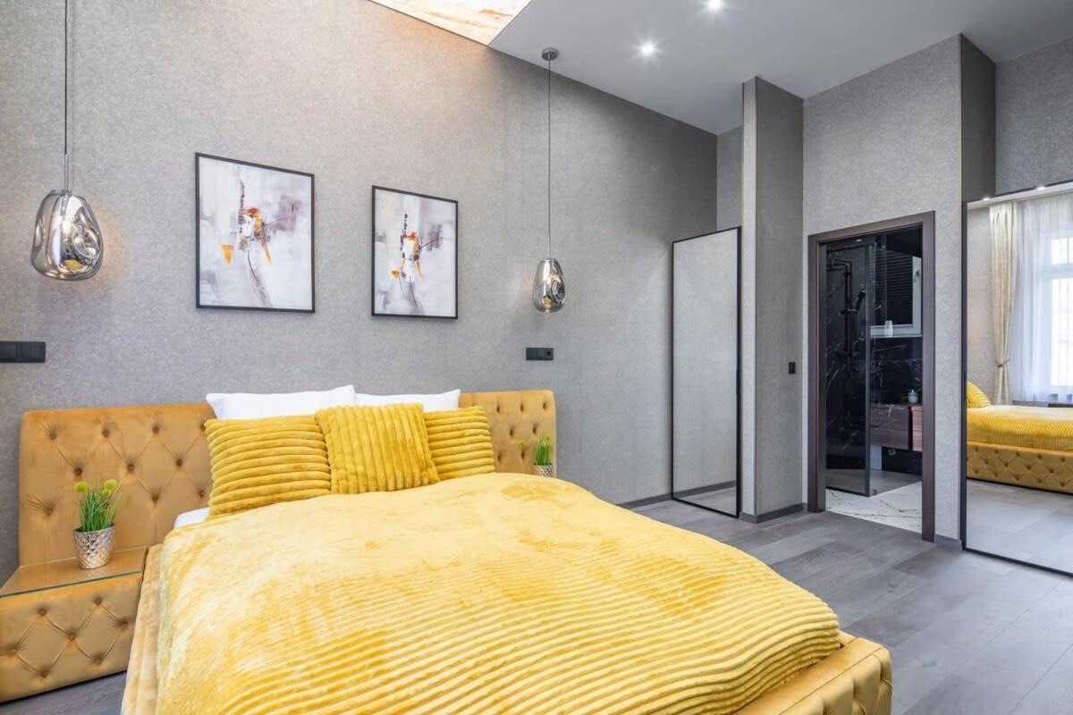 Extreme - New Luxy * Budapest
