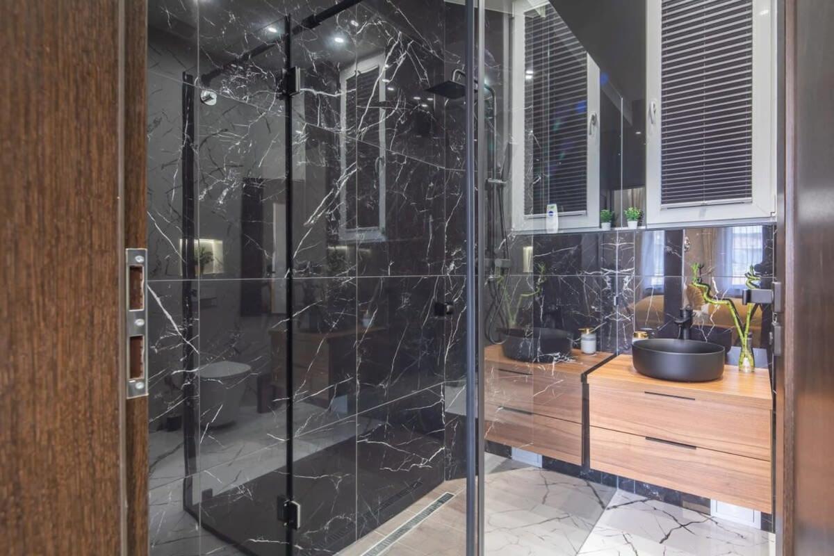 Extreme - New Luxy Apartment