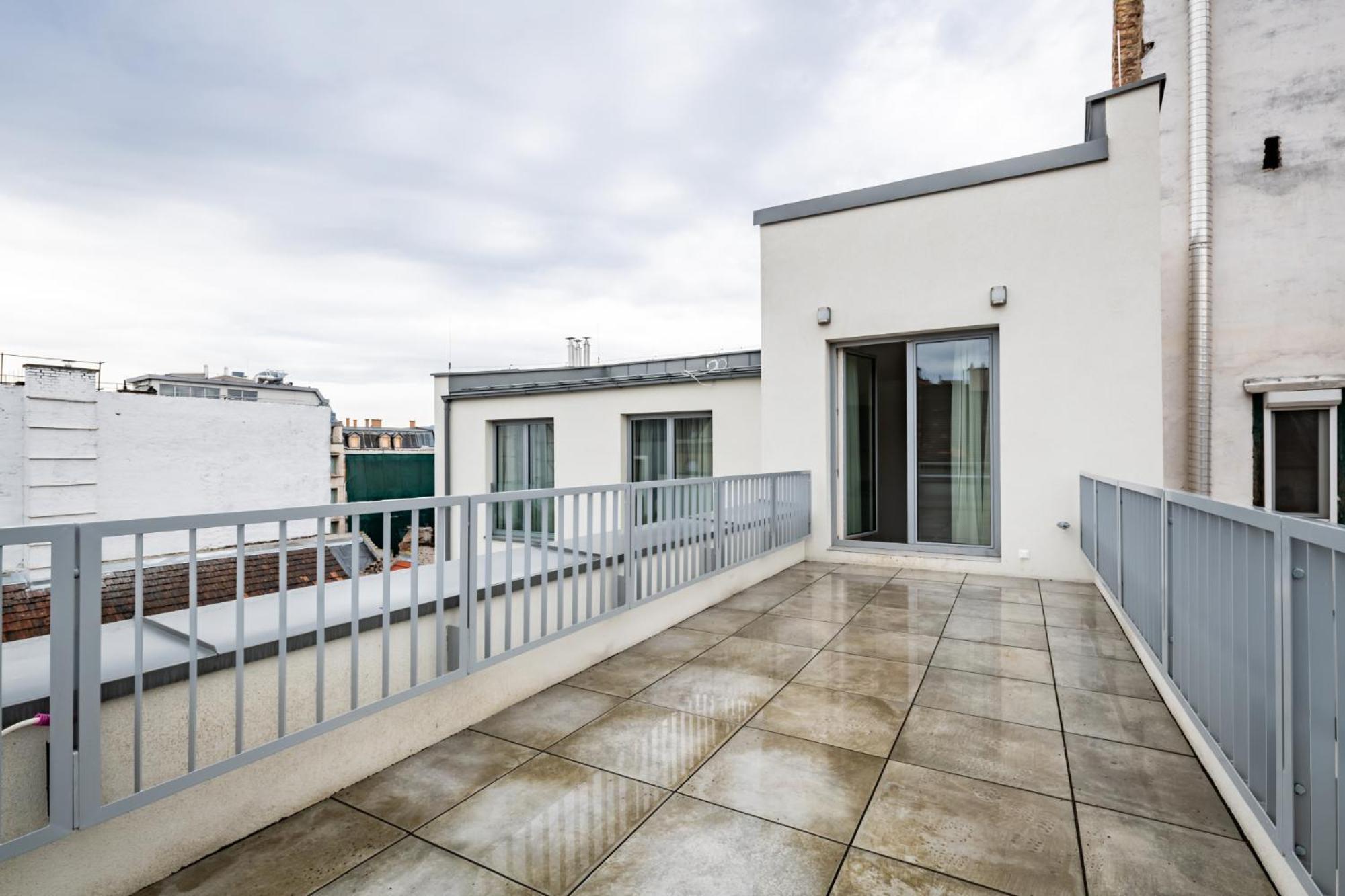 Apartment D52 *