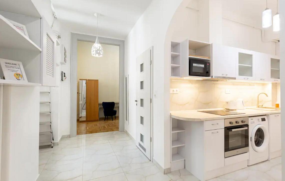 Minded Manor 3-bdr Apartamento