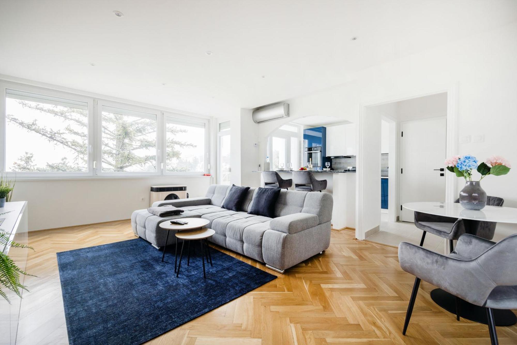 Tranquil Hideaway On Gellert Hill With Parking