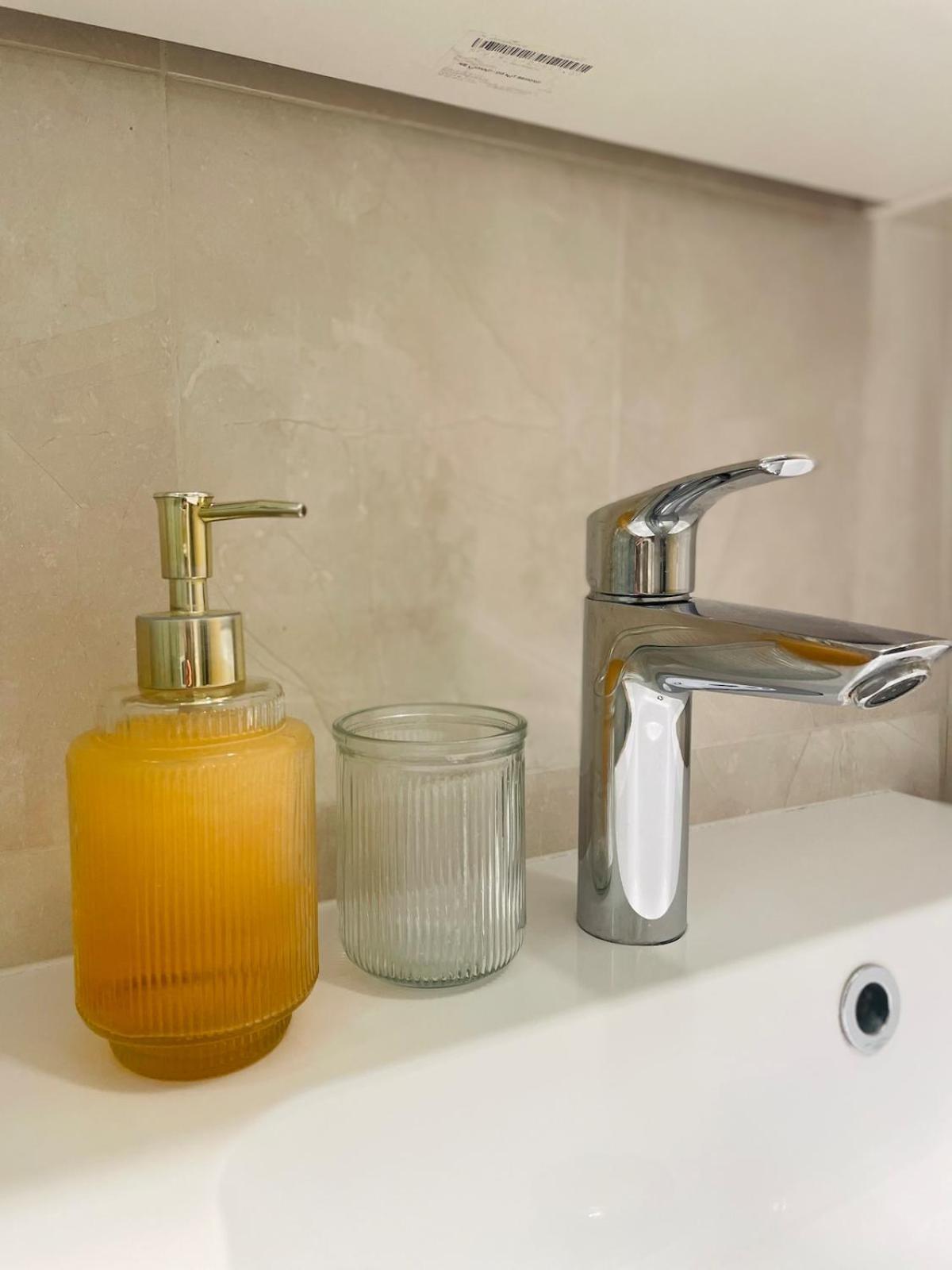 Apartamento Ac With Metro 3 On Doorsteps, 15mins To Center *