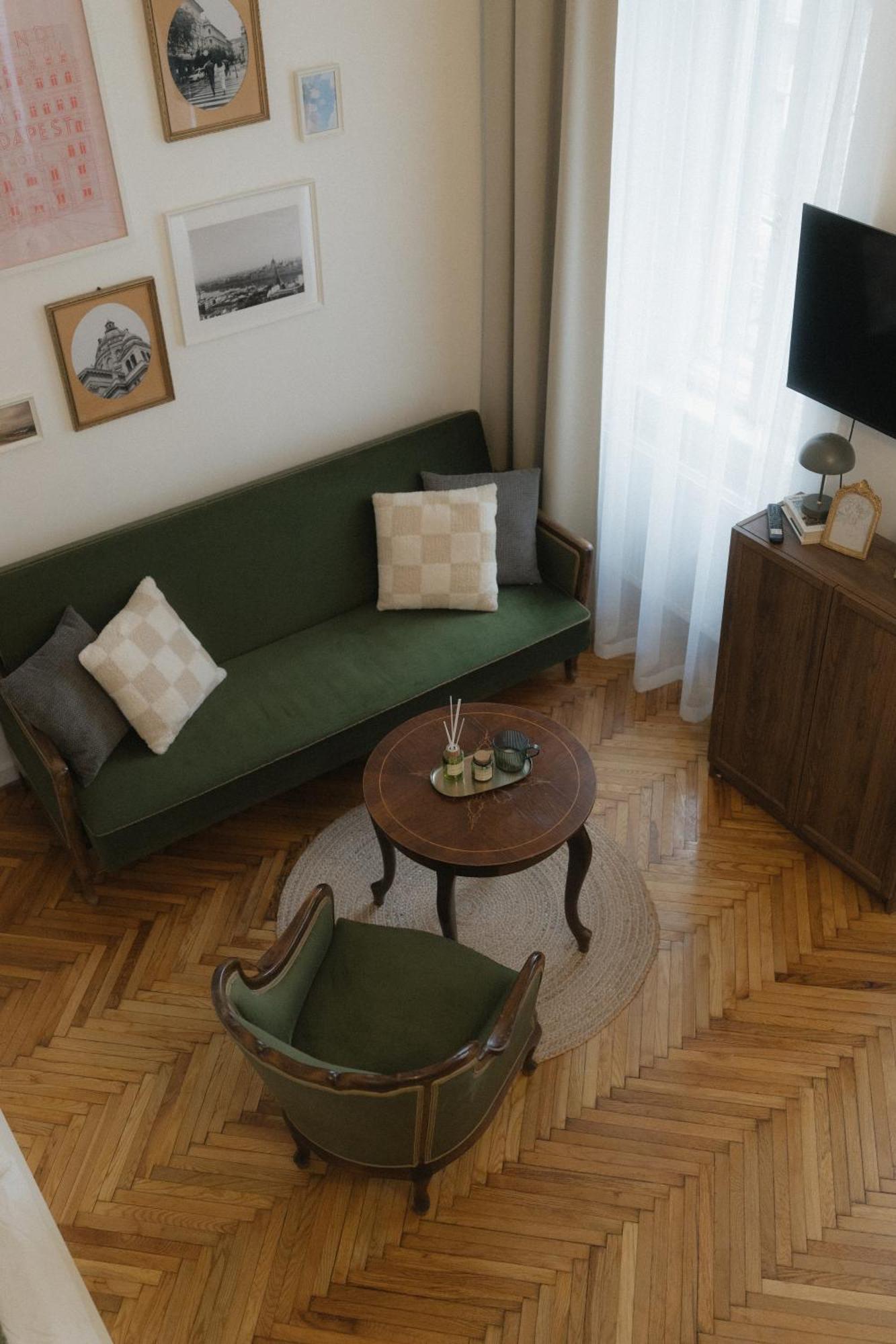 New - Golden Apartment