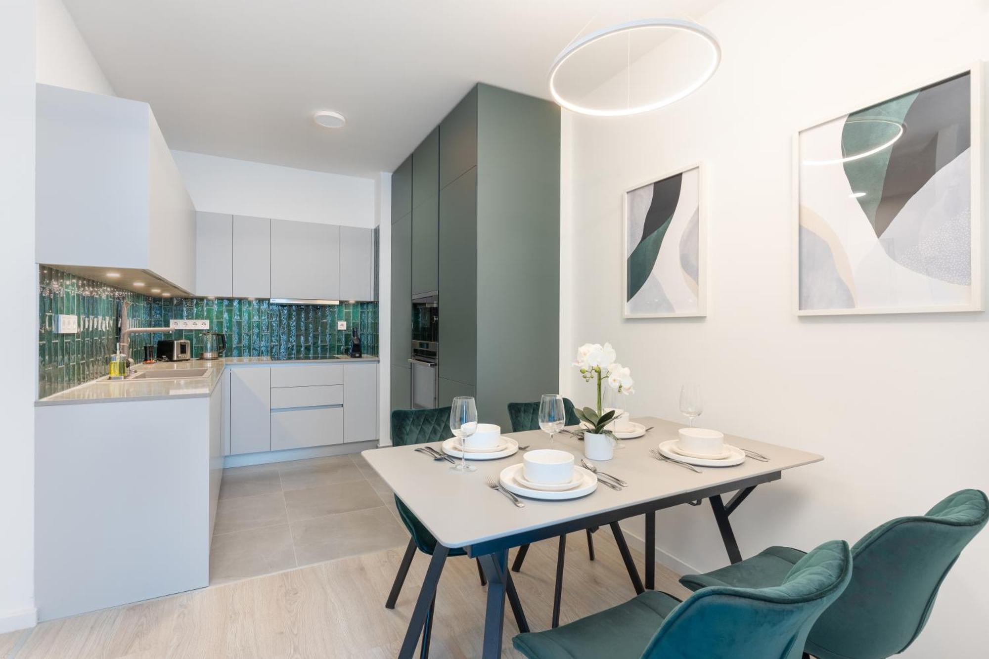 Chloe's Luxury & Ev Charger & Free Private Parking Apartamento