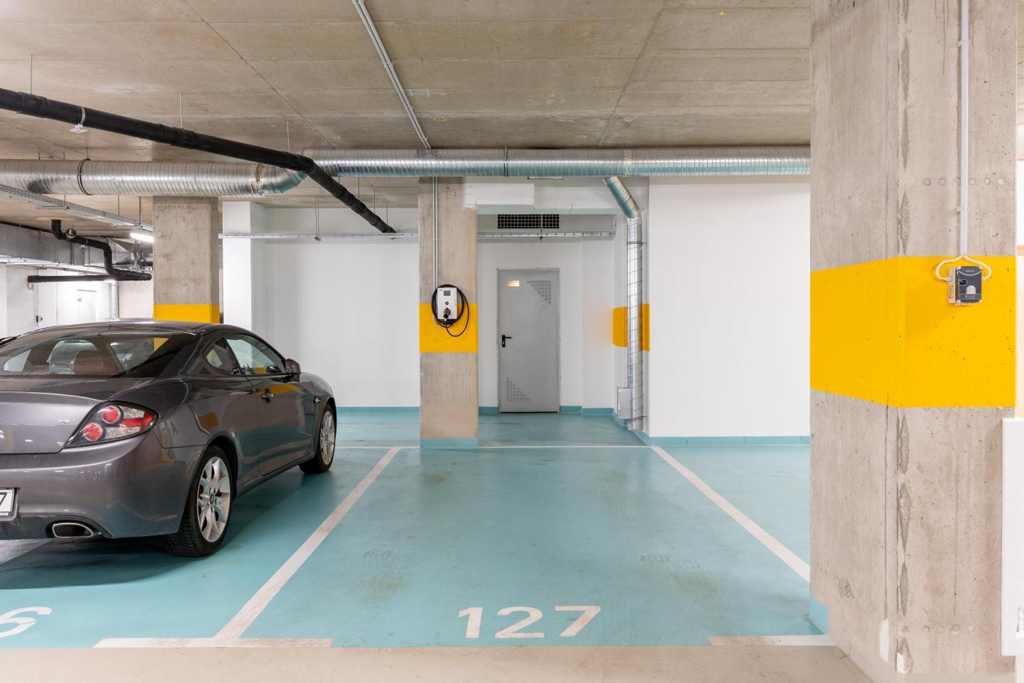 Chloe's Luxury & Ev Charger & Free Private Parking *