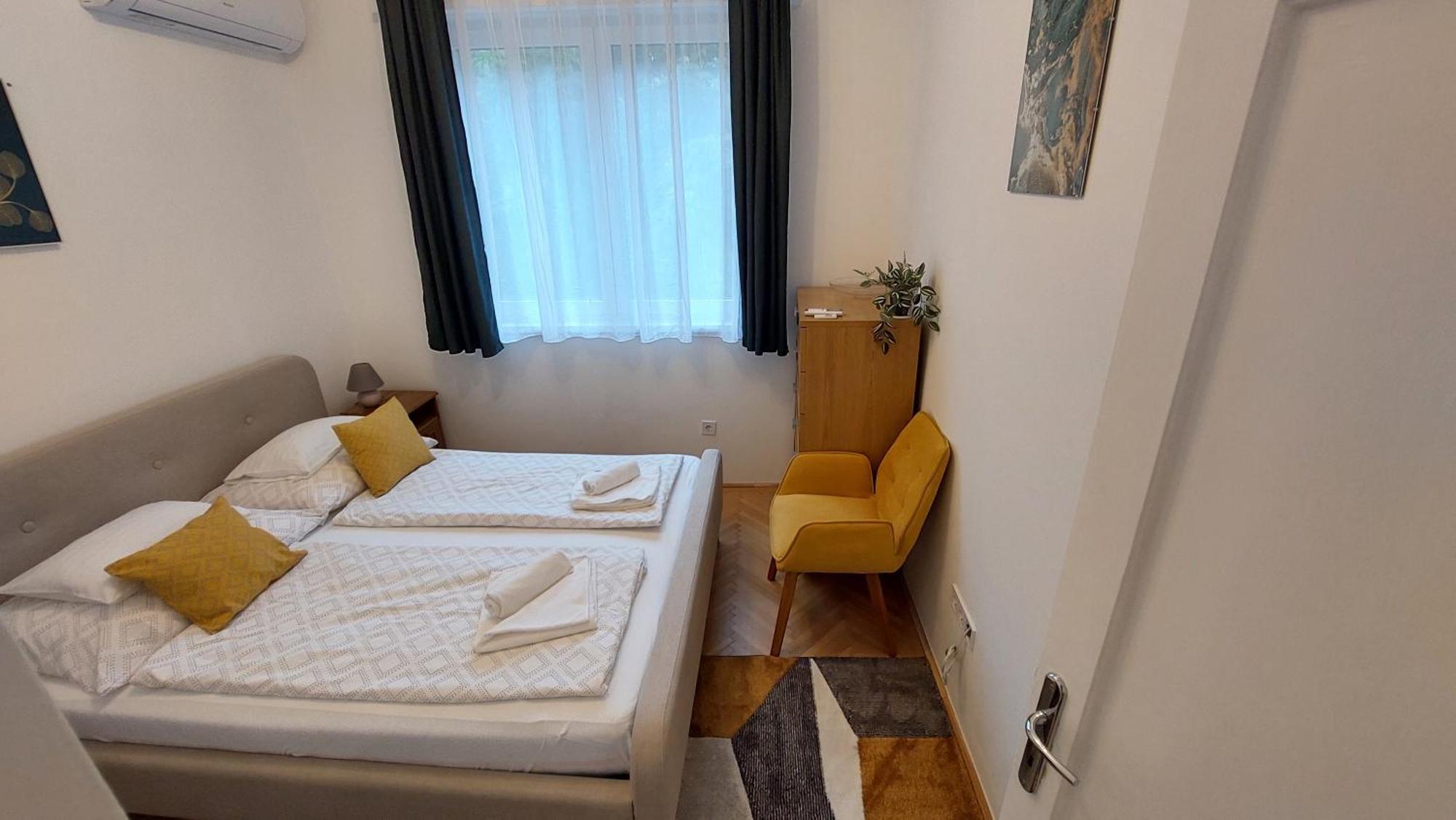 Apartment Comfy And Stylish Jewelry Box Budapest