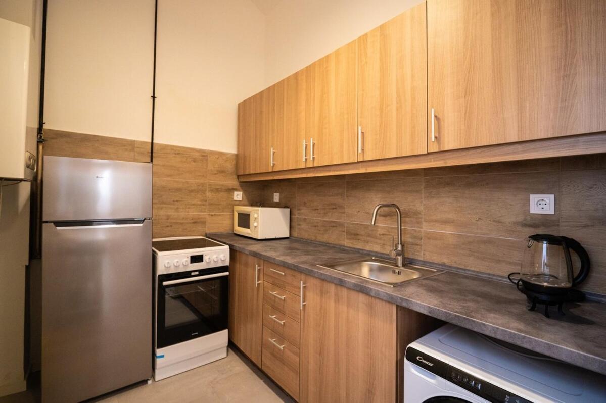 Gallery Gem In Downtown Apartment Budapest