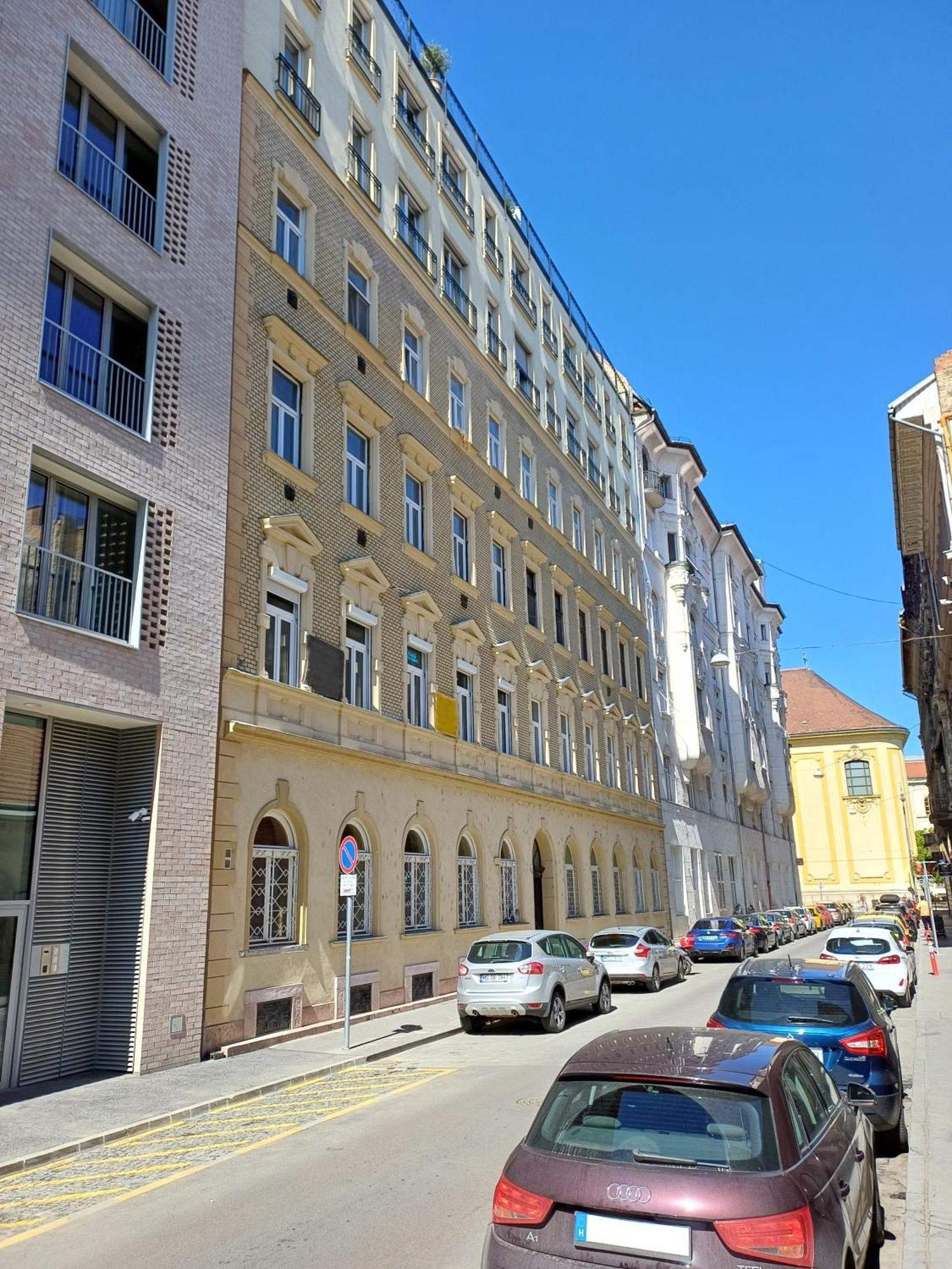 Downtown Acacia Str
