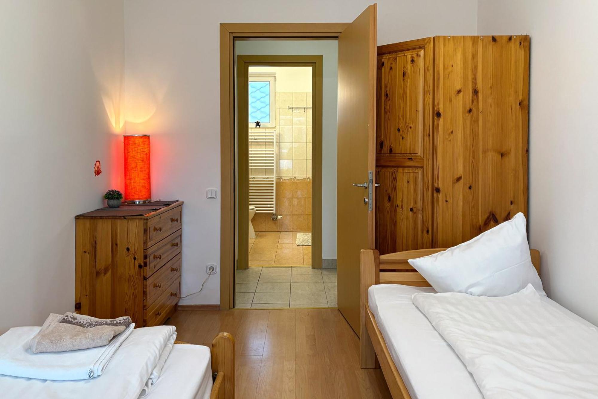 Calm Premium Apartment, Terrace & Garage * Budapeszt
