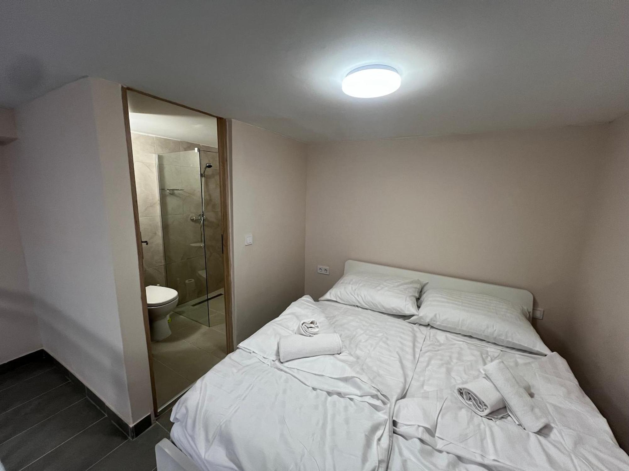 Iza-szondi Homes *