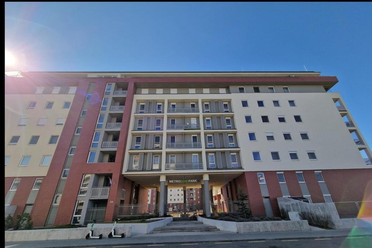 Modern Smart Metrodom Park -15min From Center Budapeszt