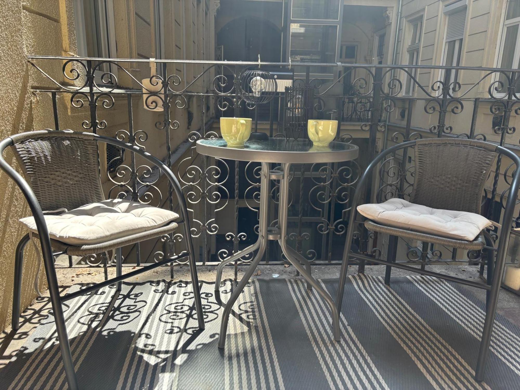 White Luxury Apartamento Budapest