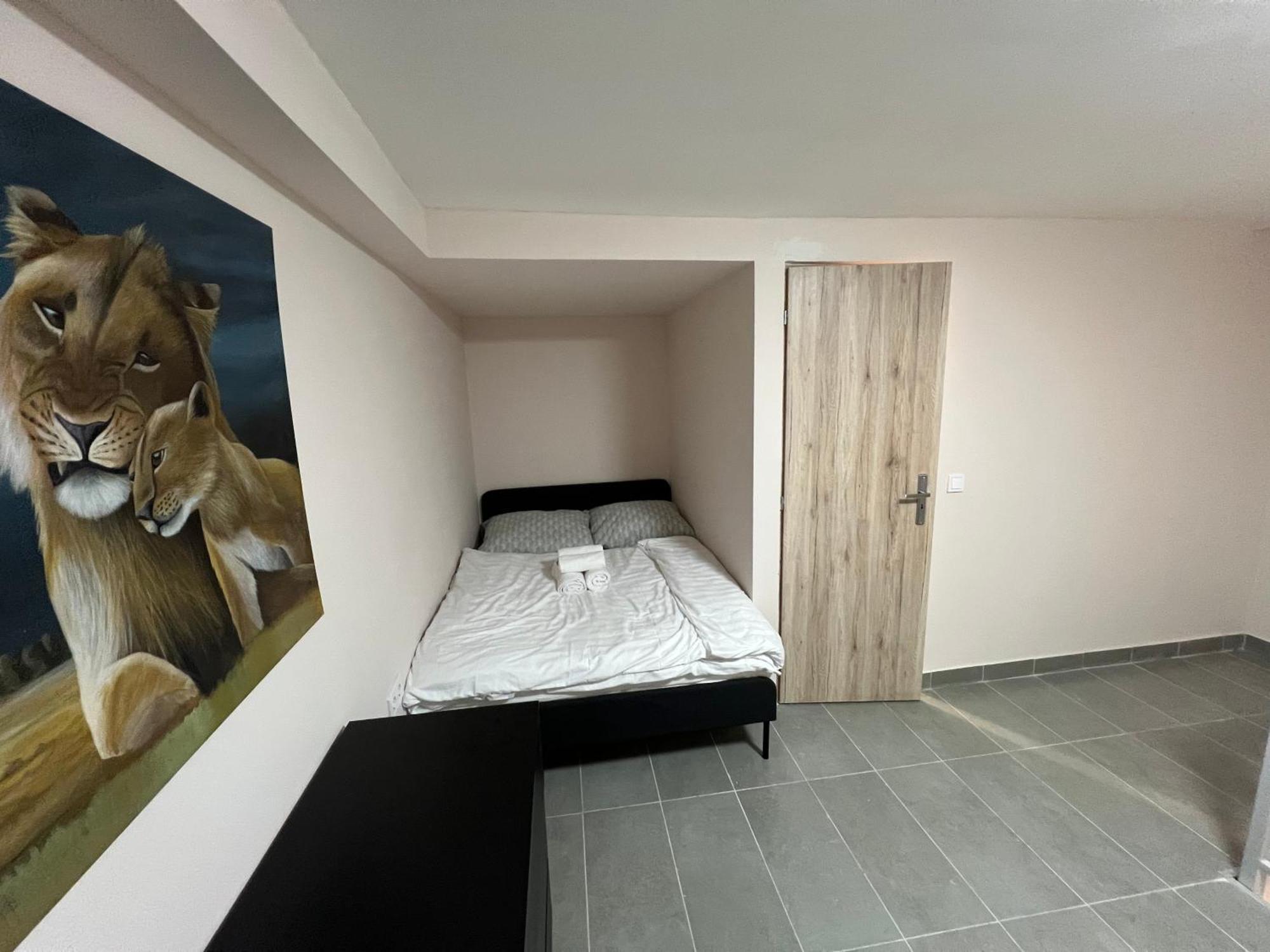 Iza-szondi Homes Apartment