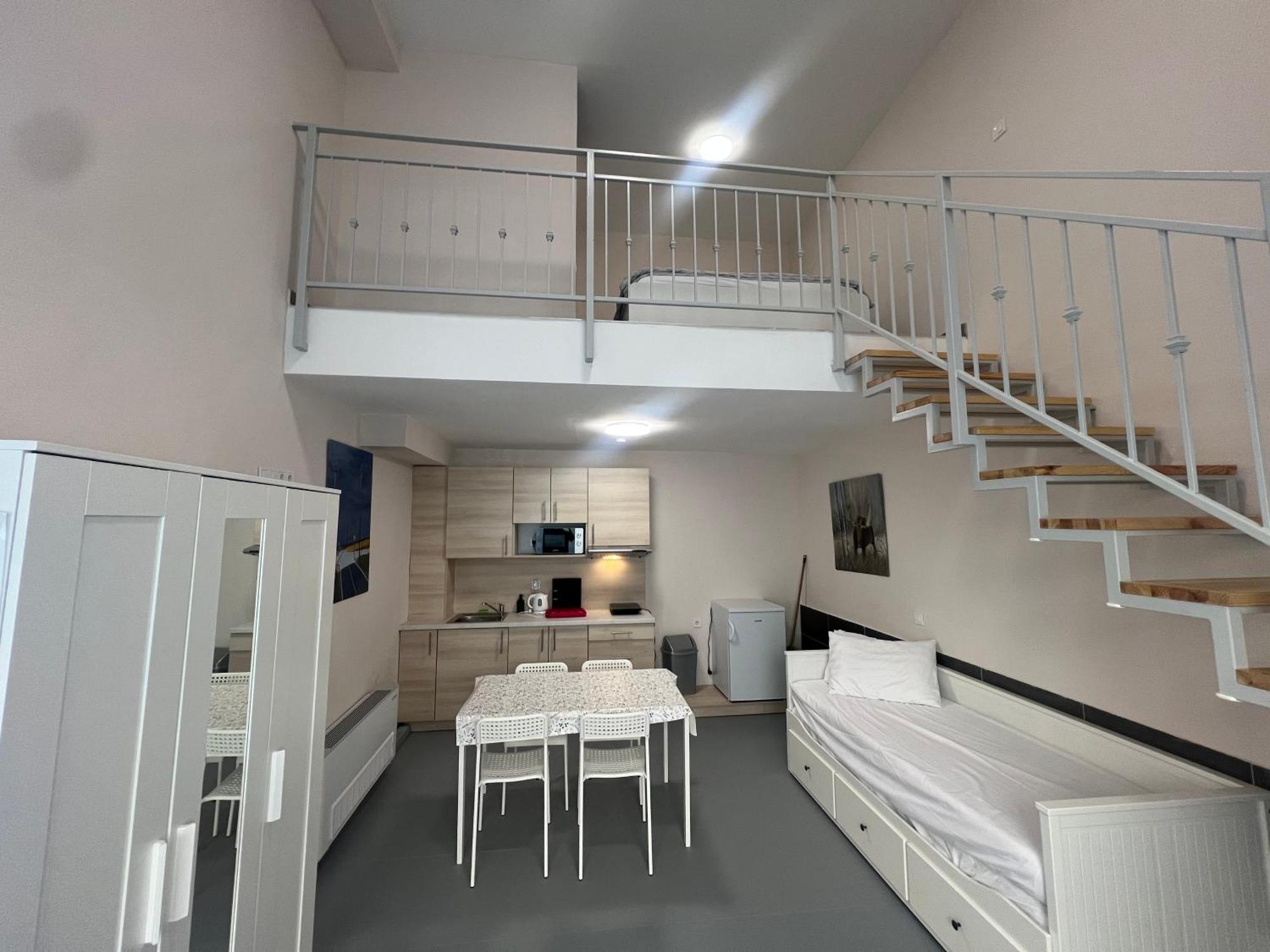 Apartment Iza-szondi Homes
