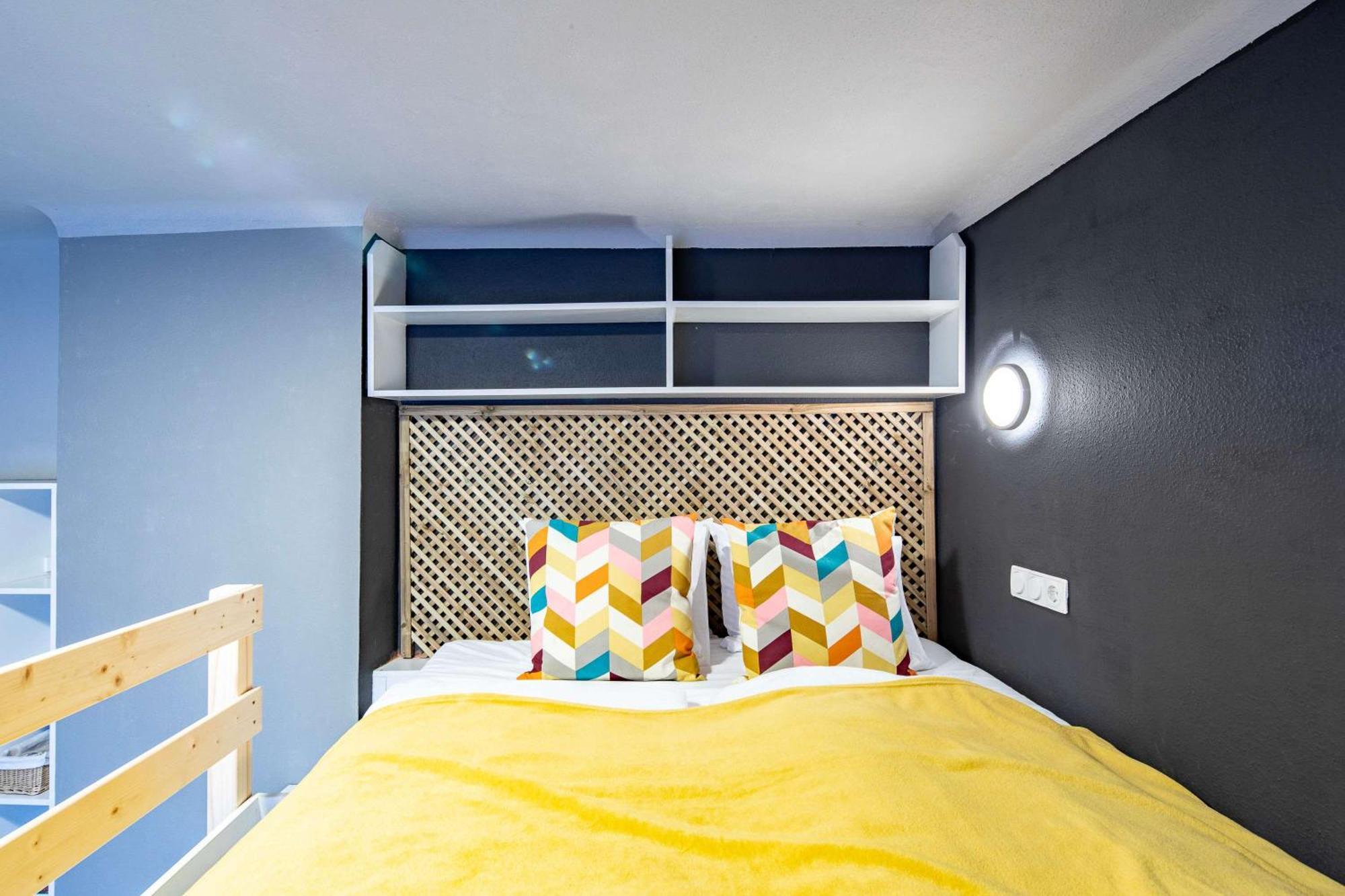 - Cozy - Colourful *