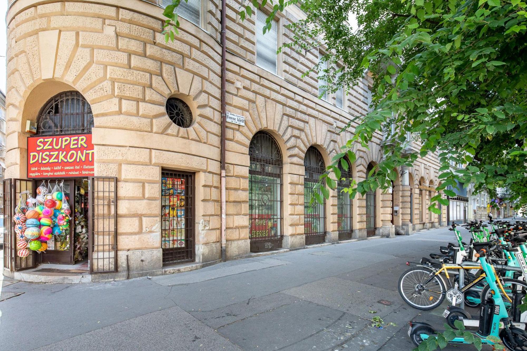Apartamento T5 Tuzolto *