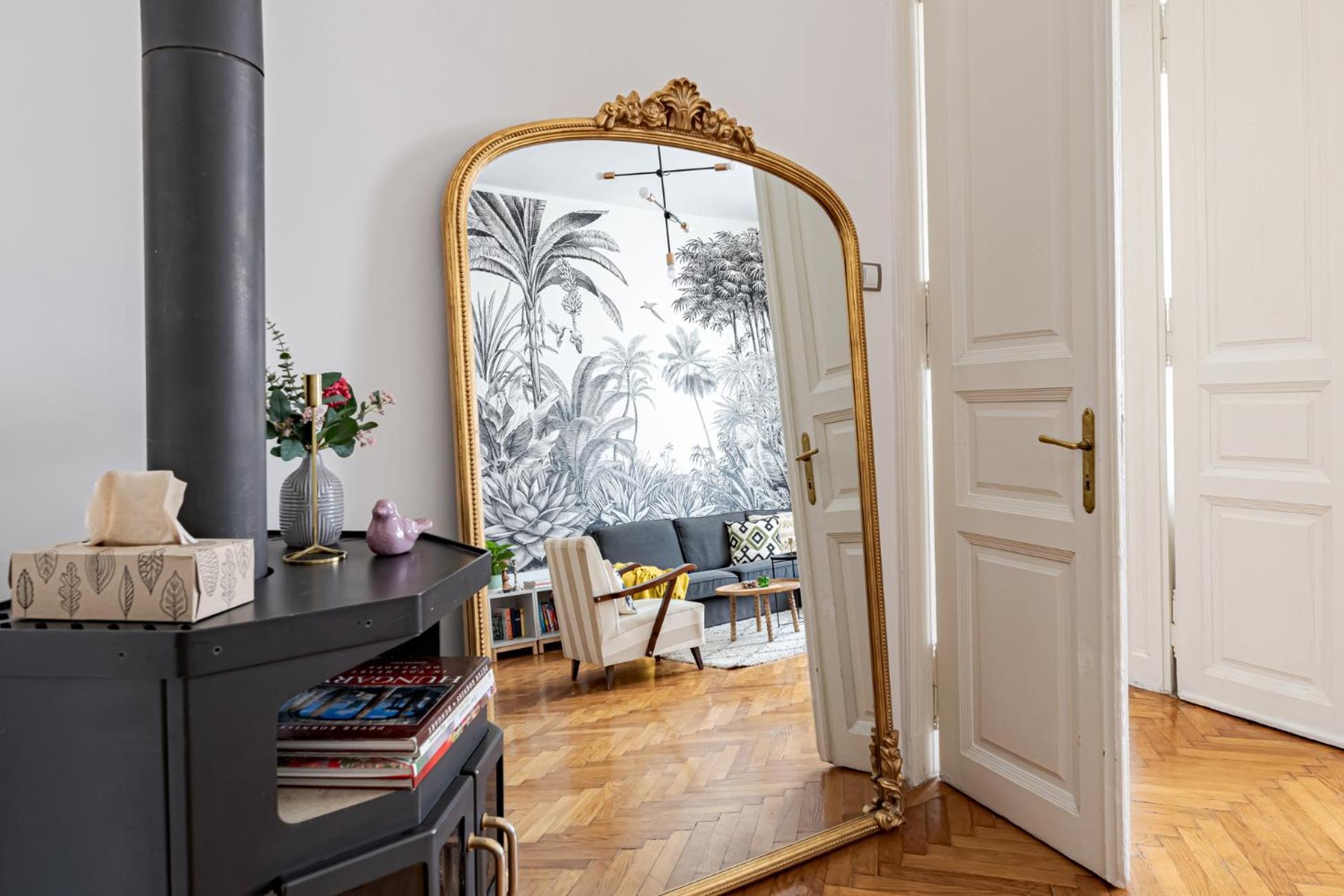 Lejlighed Classic Elegance With Synagogue View By Astoria